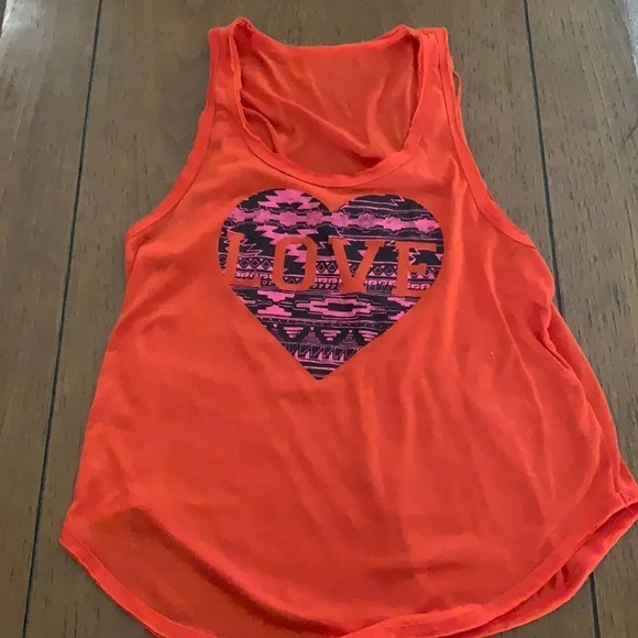 Cute tank top no tags but fits like a medium - Picture 1 of 1